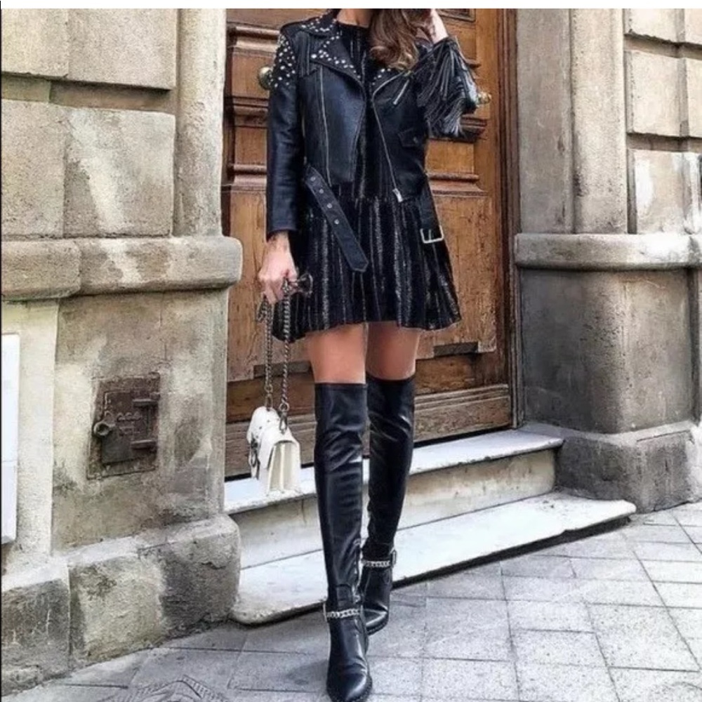 Over the knee boots with chain detail gold